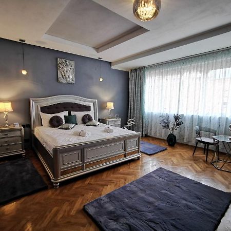 Crystal Central Apartment Braşov Buitenkant foto