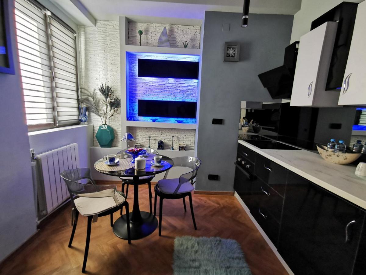Crystal Central Apartment Braşov Buitenkant foto