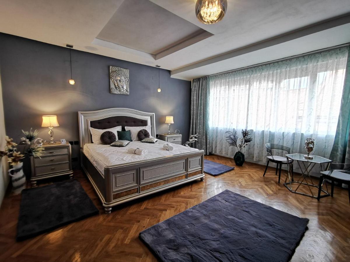Crystal Central Apartment Braşov Buitenkant foto