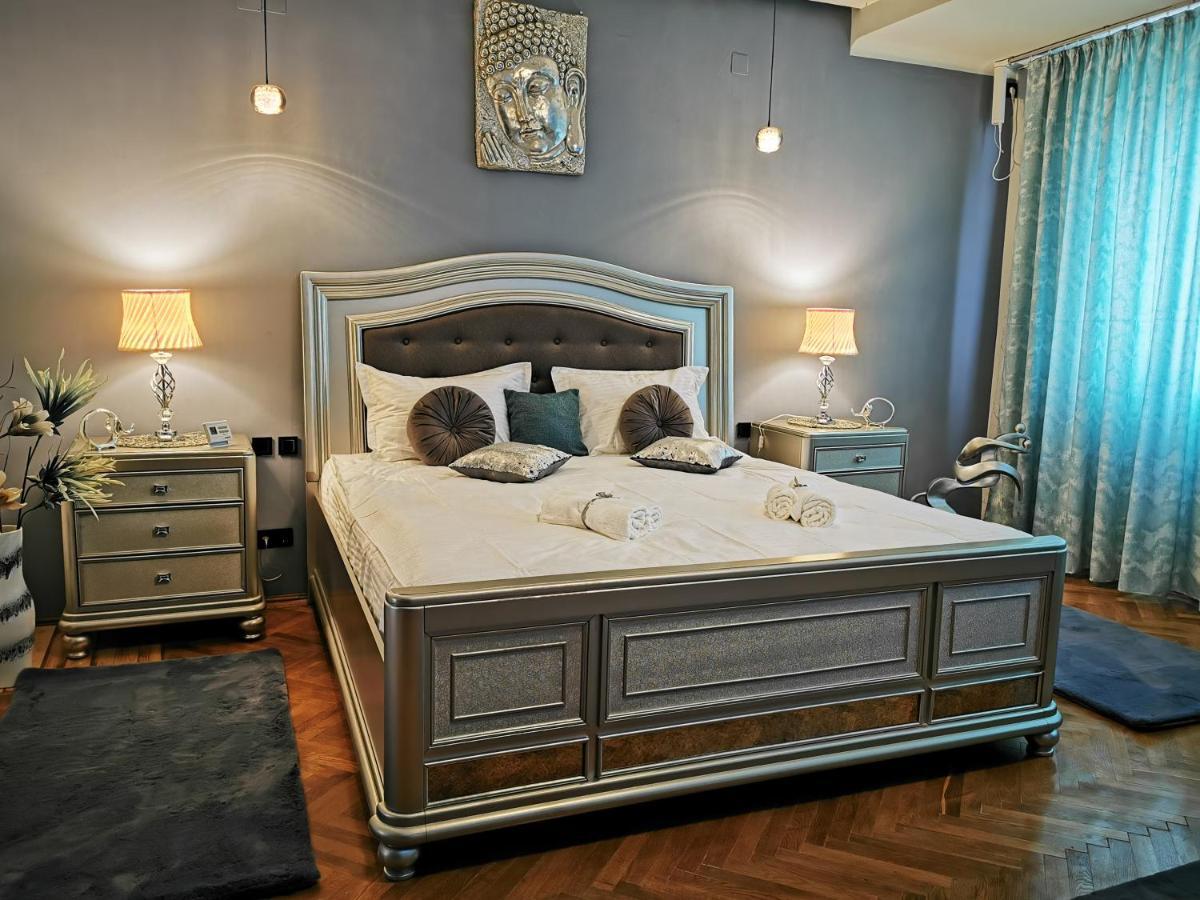 Crystal Central Apartment Braşov Buitenkant foto