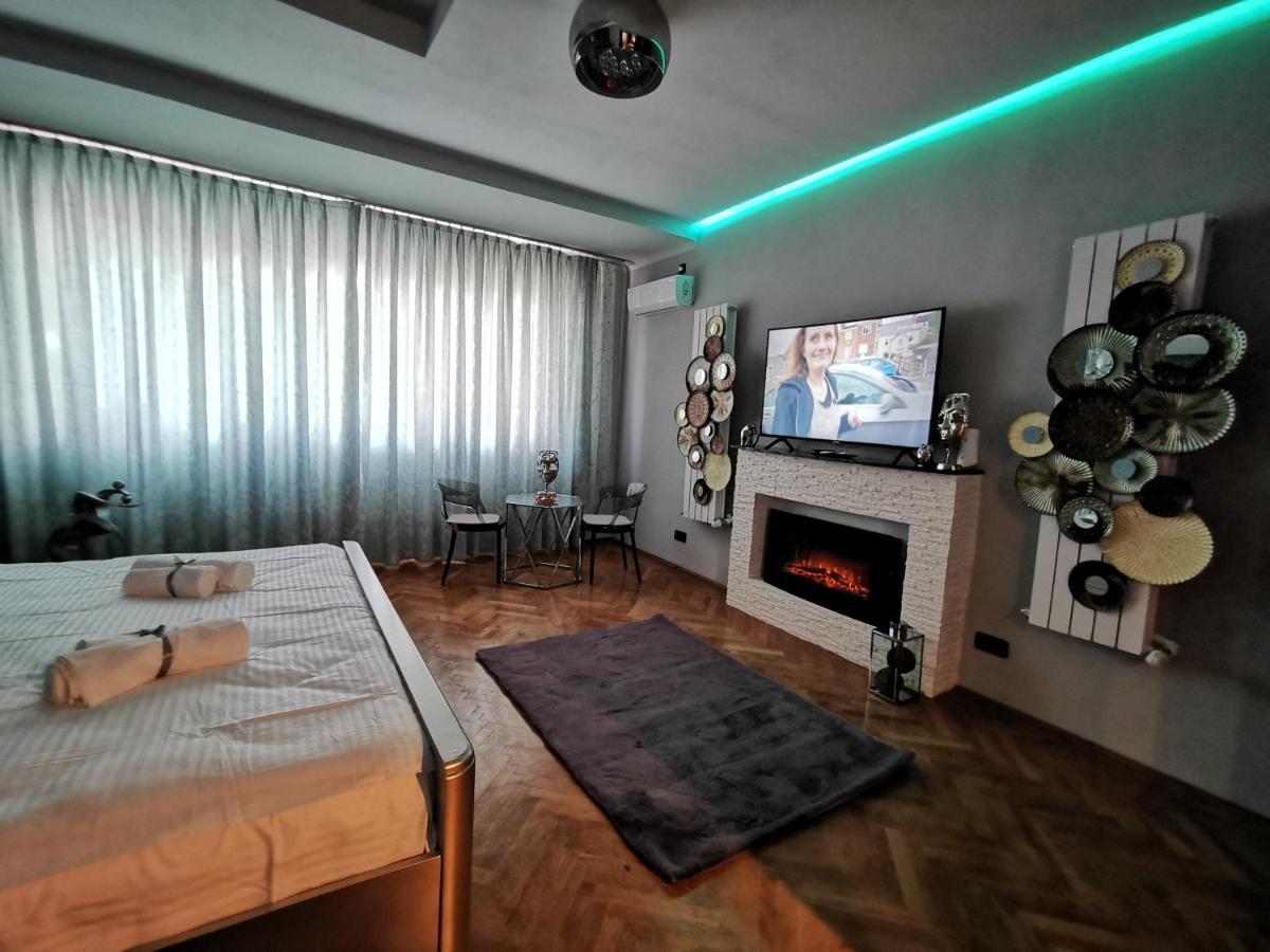 Crystal Central Apartment Braşov Buitenkant foto