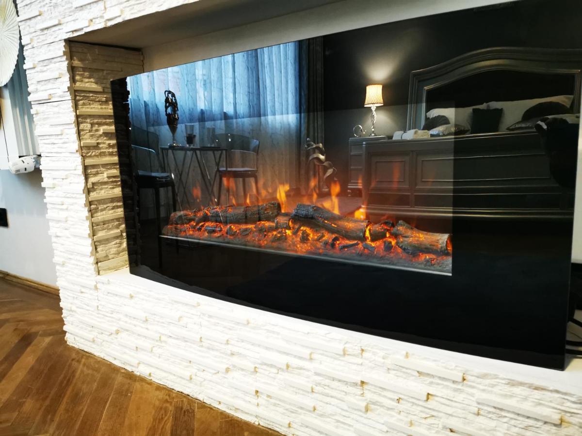 Crystal Central Apartment Braşov Buitenkant foto