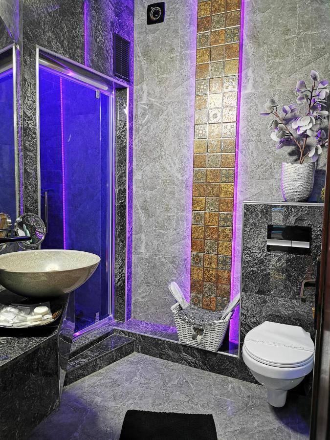 Crystal Central Apartment Braşov Buitenkant foto