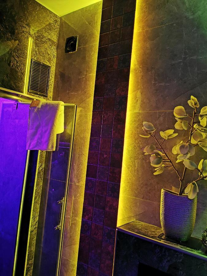 Crystal Central Apartment Braşov Buitenkant foto