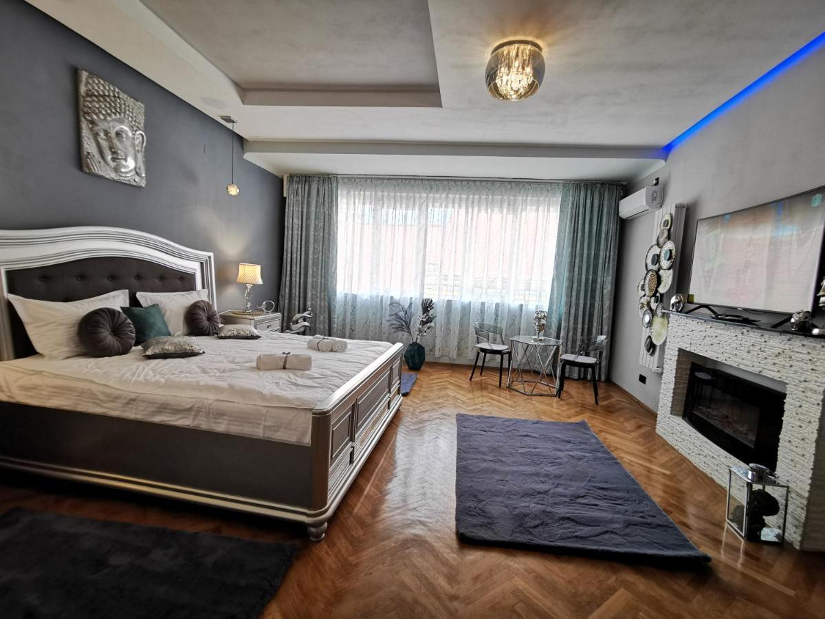 Crystal Central Apartment Braşov Buitenkant foto