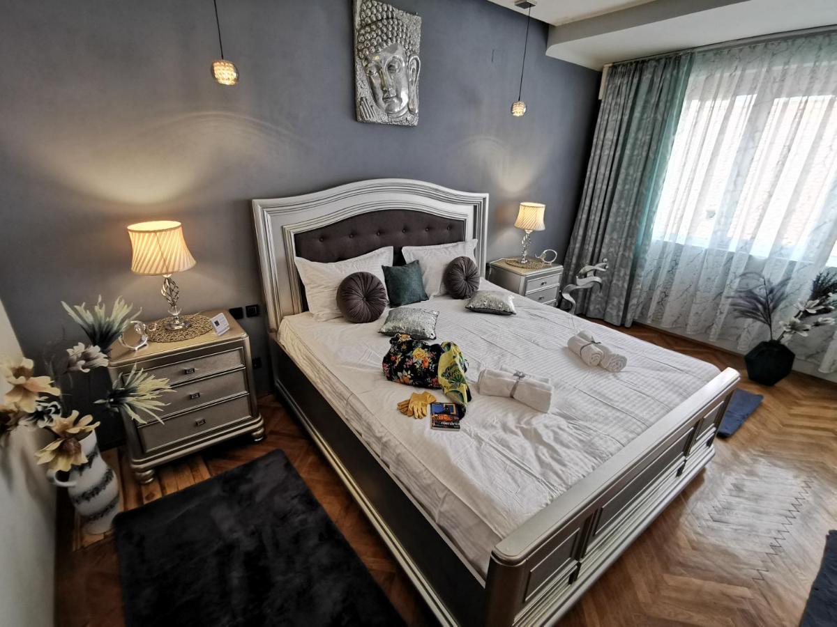 Crystal Central Apartment Braşov Buitenkant foto