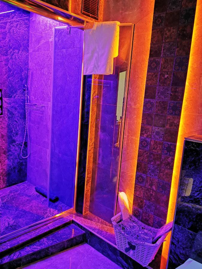 Crystal Central Apartment Braşov Buitenkant foto